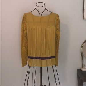 Altair’s State long sleeve blouse